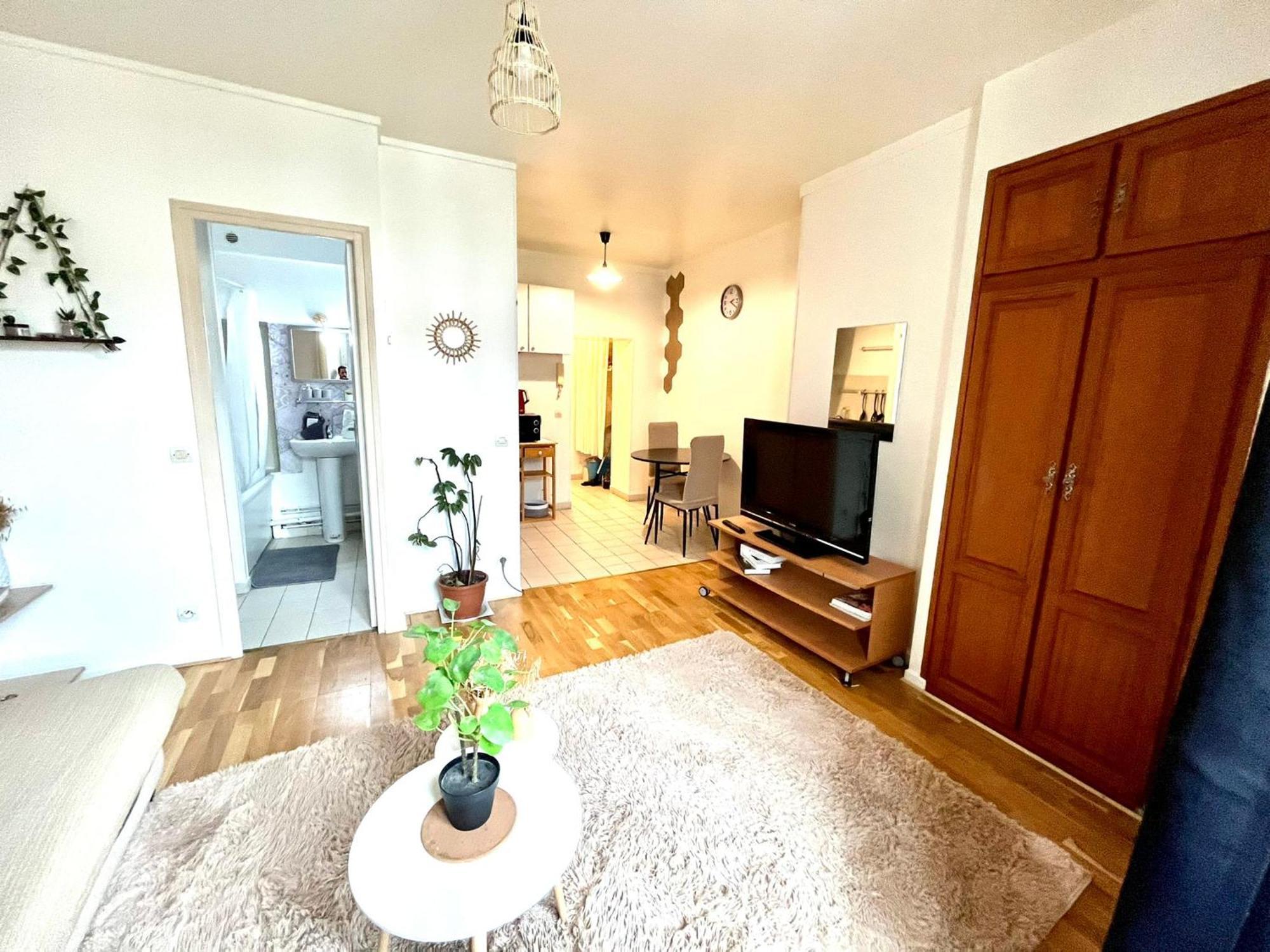 Cosy Studio In The Center Of Fontainebleau Bagian luar foto